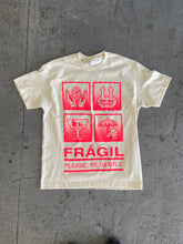 Load image into Gallery viewer, Frágil Cream tee
